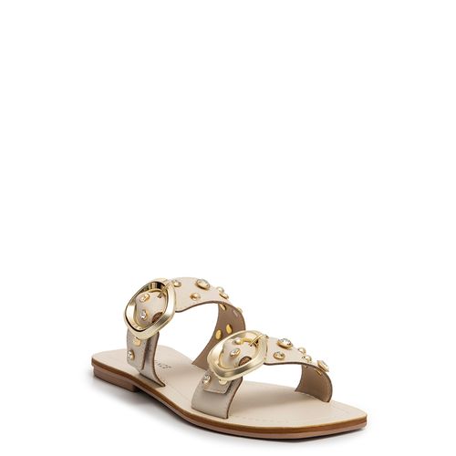 Rasteira Off White Enfeites Fivelas
