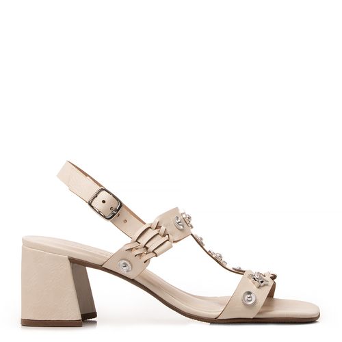 Sandália Off White  Enfeites Boho