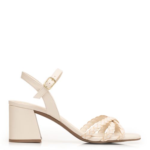 Sandália Off White Tranças