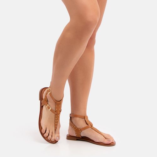 Rasteira Tachas Caramelo