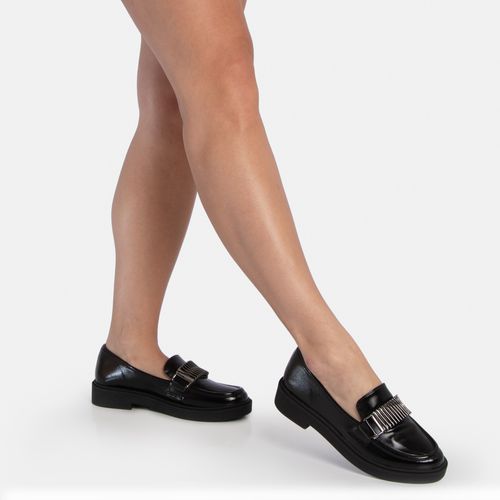 Mocassim Preto Enfeite