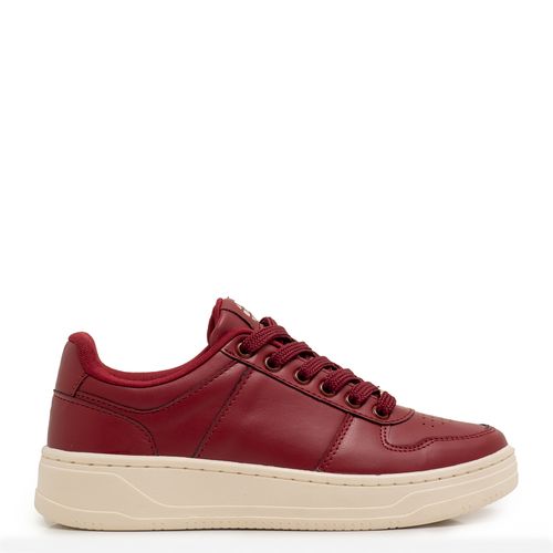 Tenis Bordo Recortes Monocromaticos