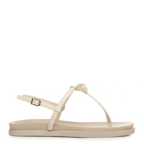 Rasteira Off White Enfeite Strass
