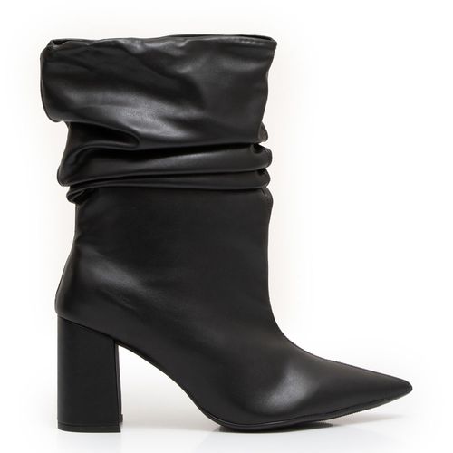 Bota Preta Slouchy