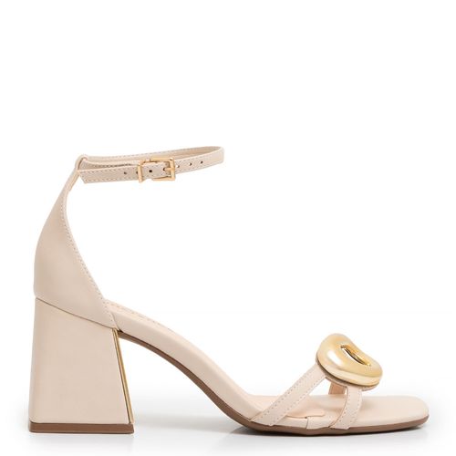 Sandália Off White Enfeite Oval