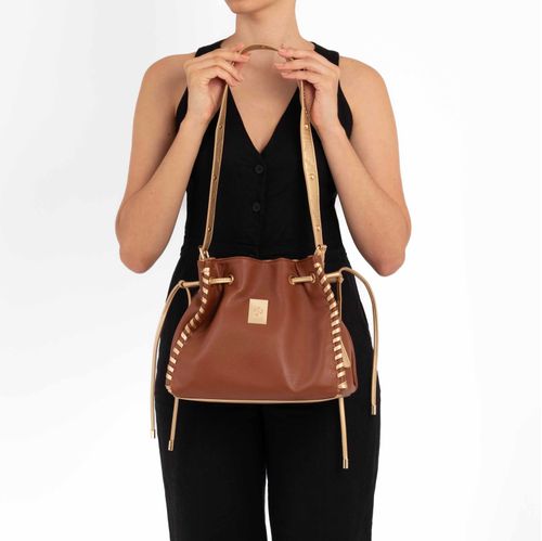 Bolsa Bucket Alça Enfeite Caramelo