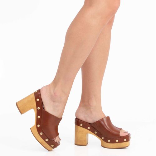 Tamanco Clog Caramelo
