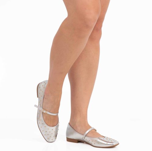 Sapatilha Prata com Tachas