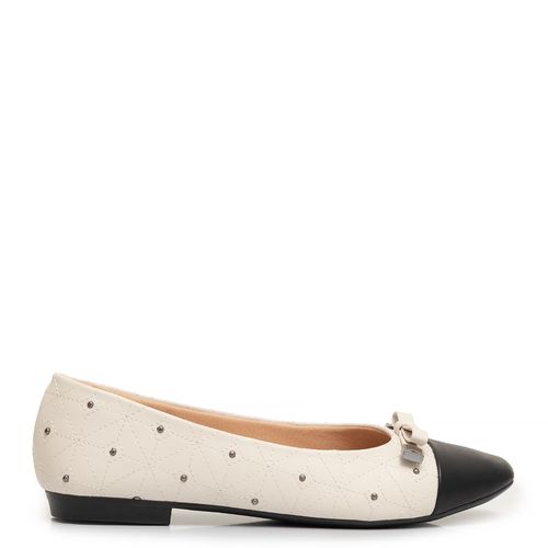 Sapatilha Off White com Laço e Tachas