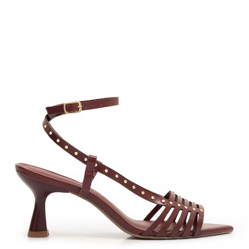 Sandália Bordo com Recortes a Laser e Tachas