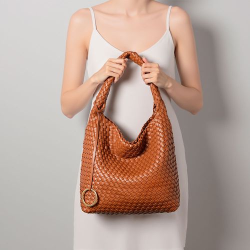 Bolsa Hobo Tressê Caramelo