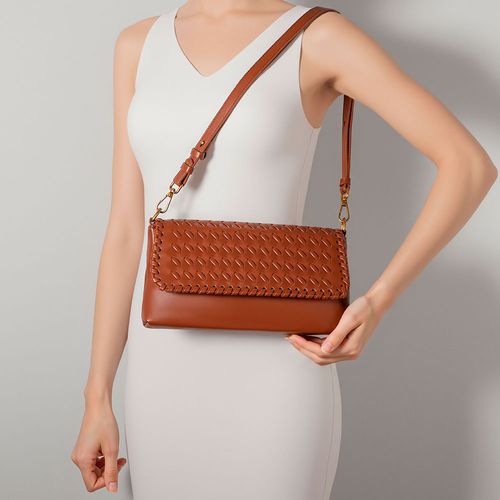 Bolsa Baguete Trama Diagonal Caramelo