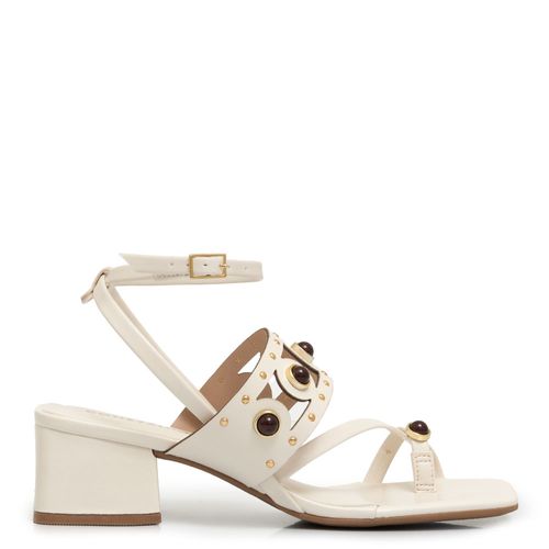 Sandália Off White Recortes e Enfeites e Rebites