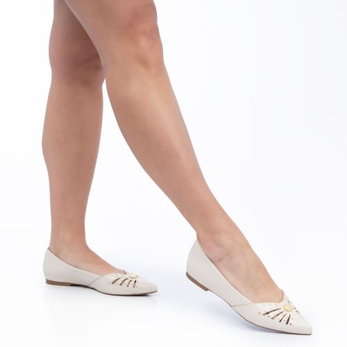 Sapatinha Off White Tachas