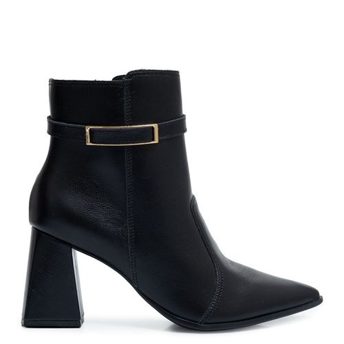 Ankle Boot Preta Couro Enfeite Passador