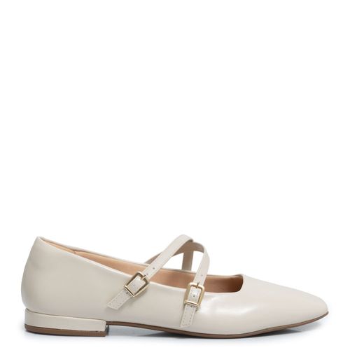 Sapatilha Off White Fivelas