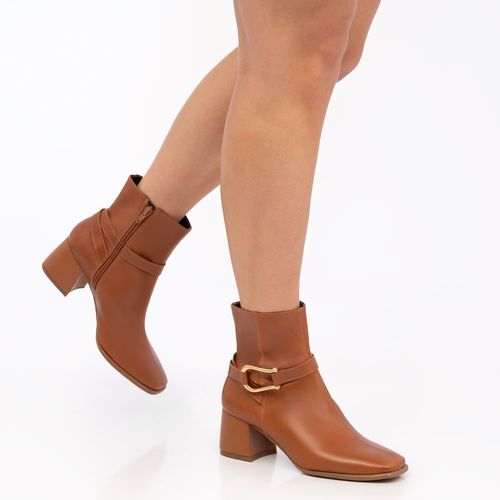 Bota Caramelo Couro Fivela