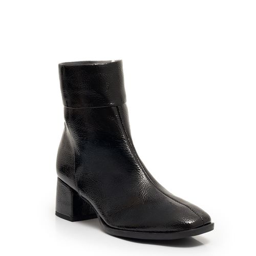 Ankle Boot Preta Textura Recortes