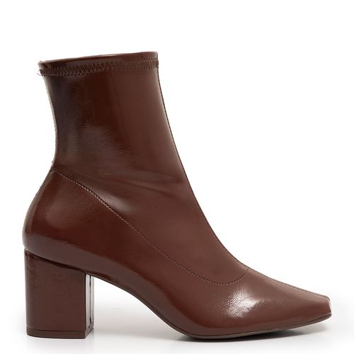 Bota Marrom Verniz Stretch