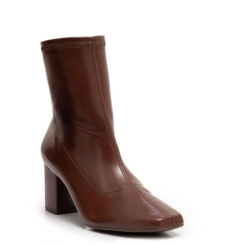 Bota Marrom Verniz Stretch