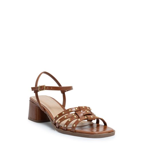 Sandália Caramelo Tiras Rebites