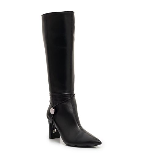 Bota Preta Couro Enfeite